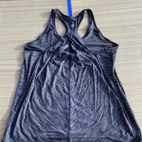 Lululemon Essential Tank - Picture 3 of 5